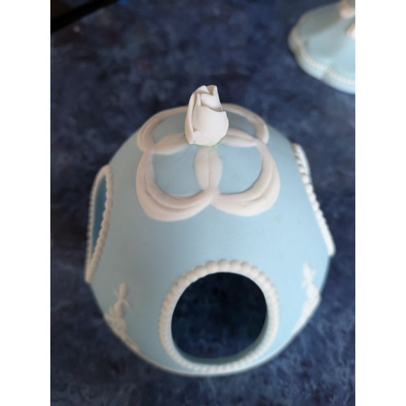 Simply Easter Musical Box Egg 10" Decorative Blue White Porcelain Display 2003 - Picture 9 of 10